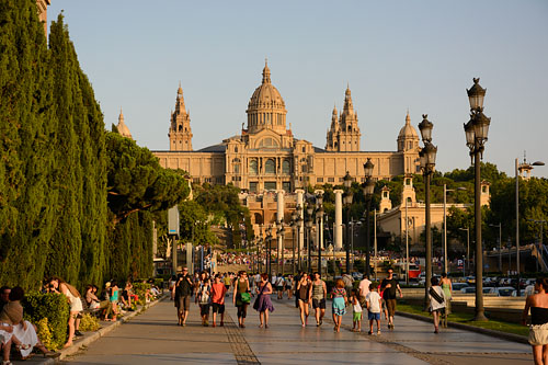 カタルーニャ美術館への道