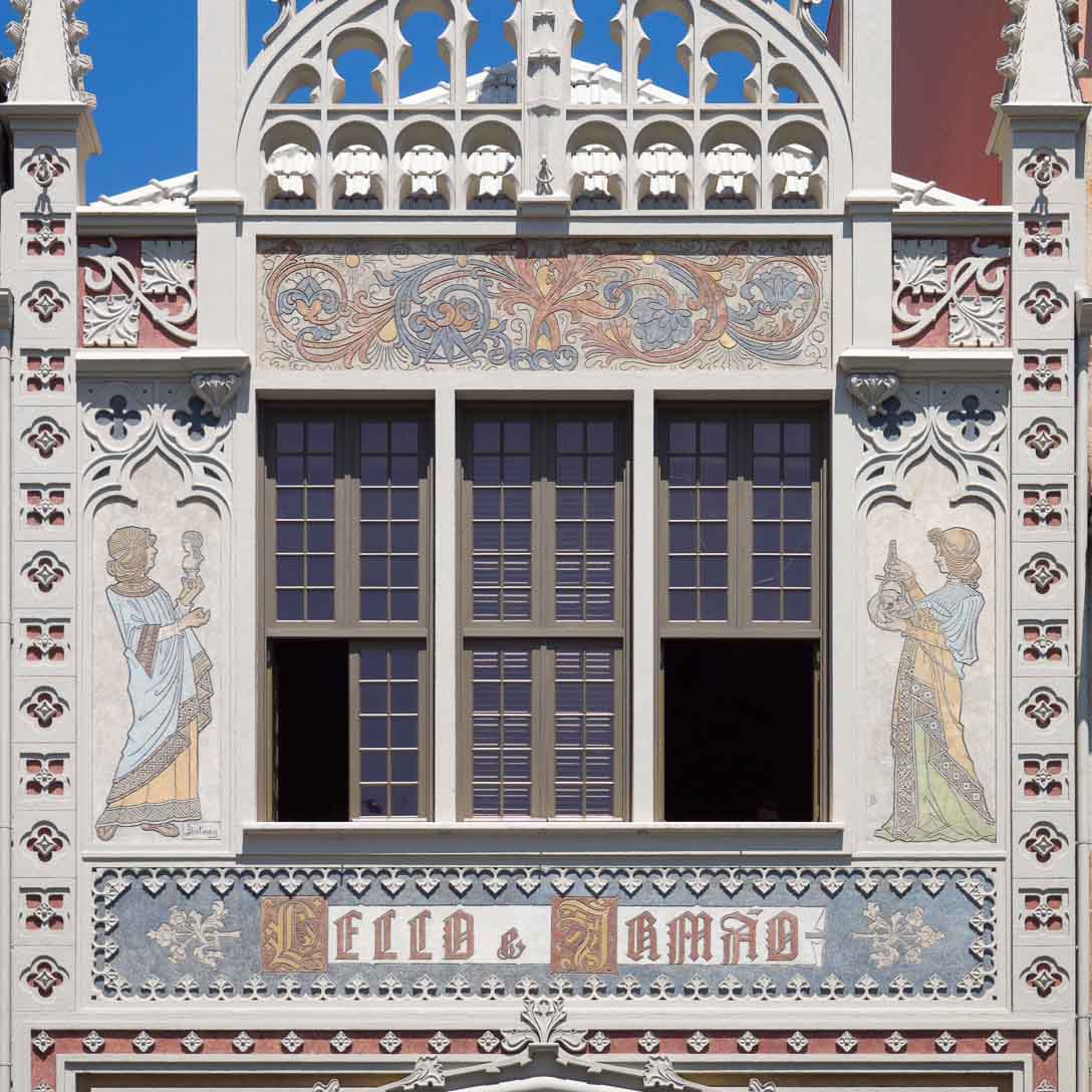 レロ イ イルマオンとかつて呼ばれたレロ書店の外観装飾はネオゴシックとアールヌーヴォー