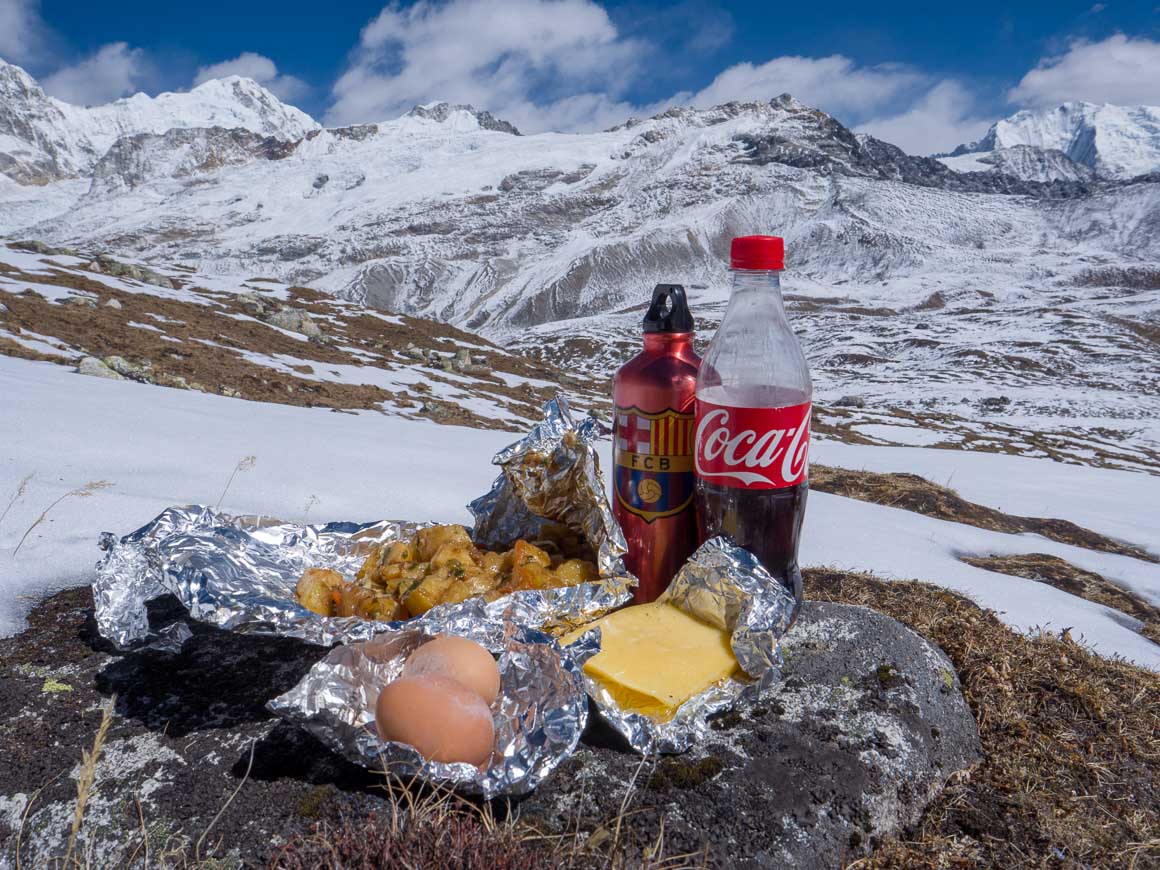 ツェルゴリ山頂で昼食