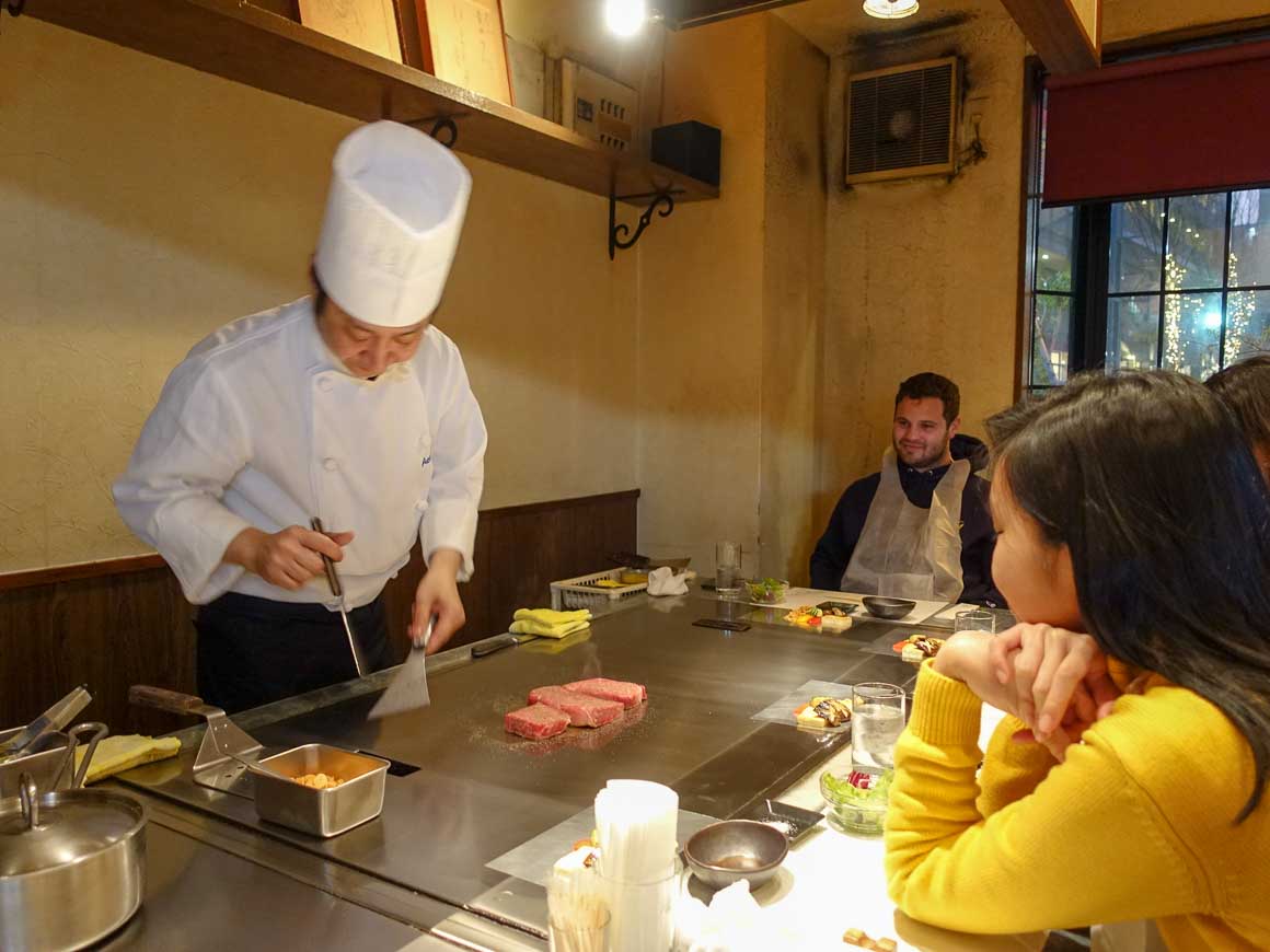 ステーキアオヤマで和牛を食べる