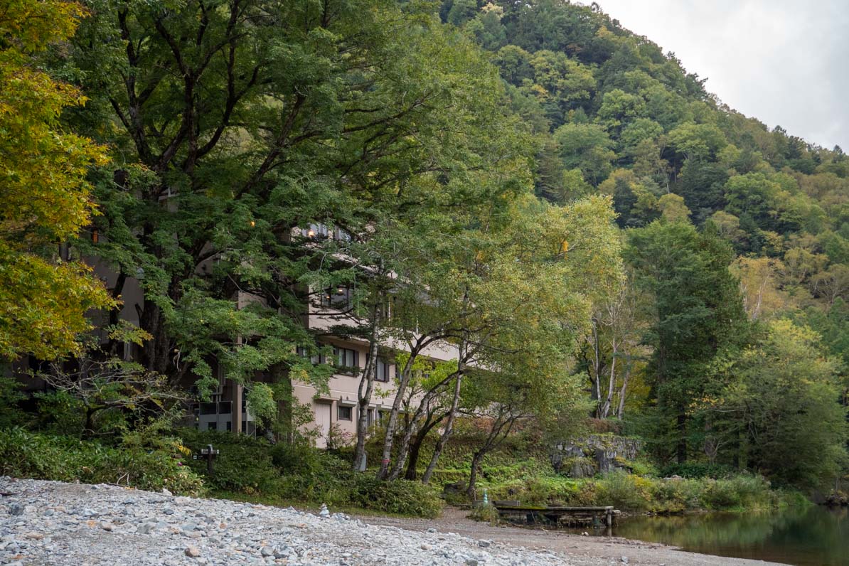 上高地の大正池ホテル