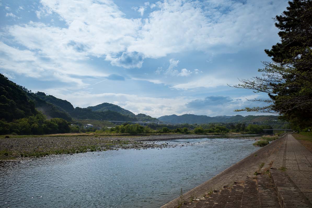 上大島キャンプ場から見た相模川