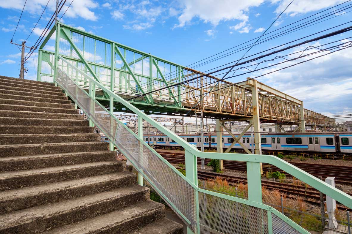 三鷹の跨線橋